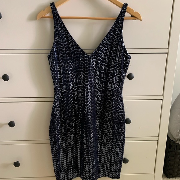 Sequined dress - Picture 1 of 6